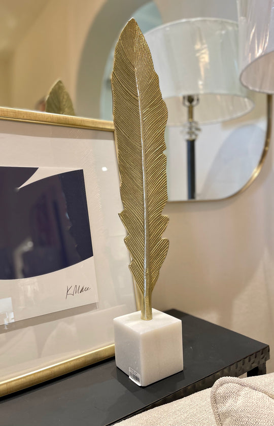 AILISH, ESCULTURA PLUMA