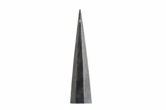 LILITH, OBELISCO GRIS