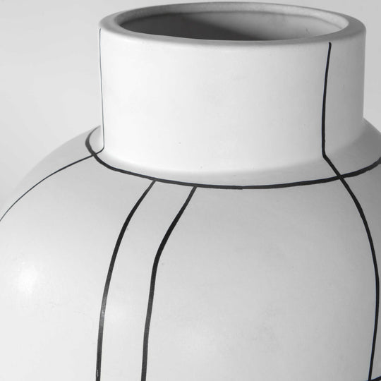 ODETTE, JARRON BLANCO Y NEGRO