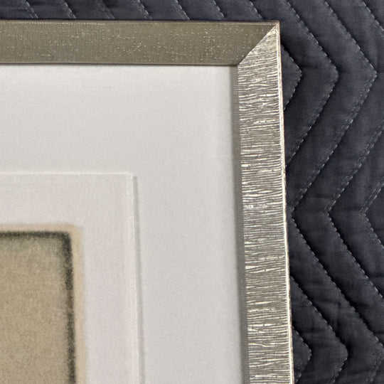 TENSIÓN EN ORBITA, CUADRO