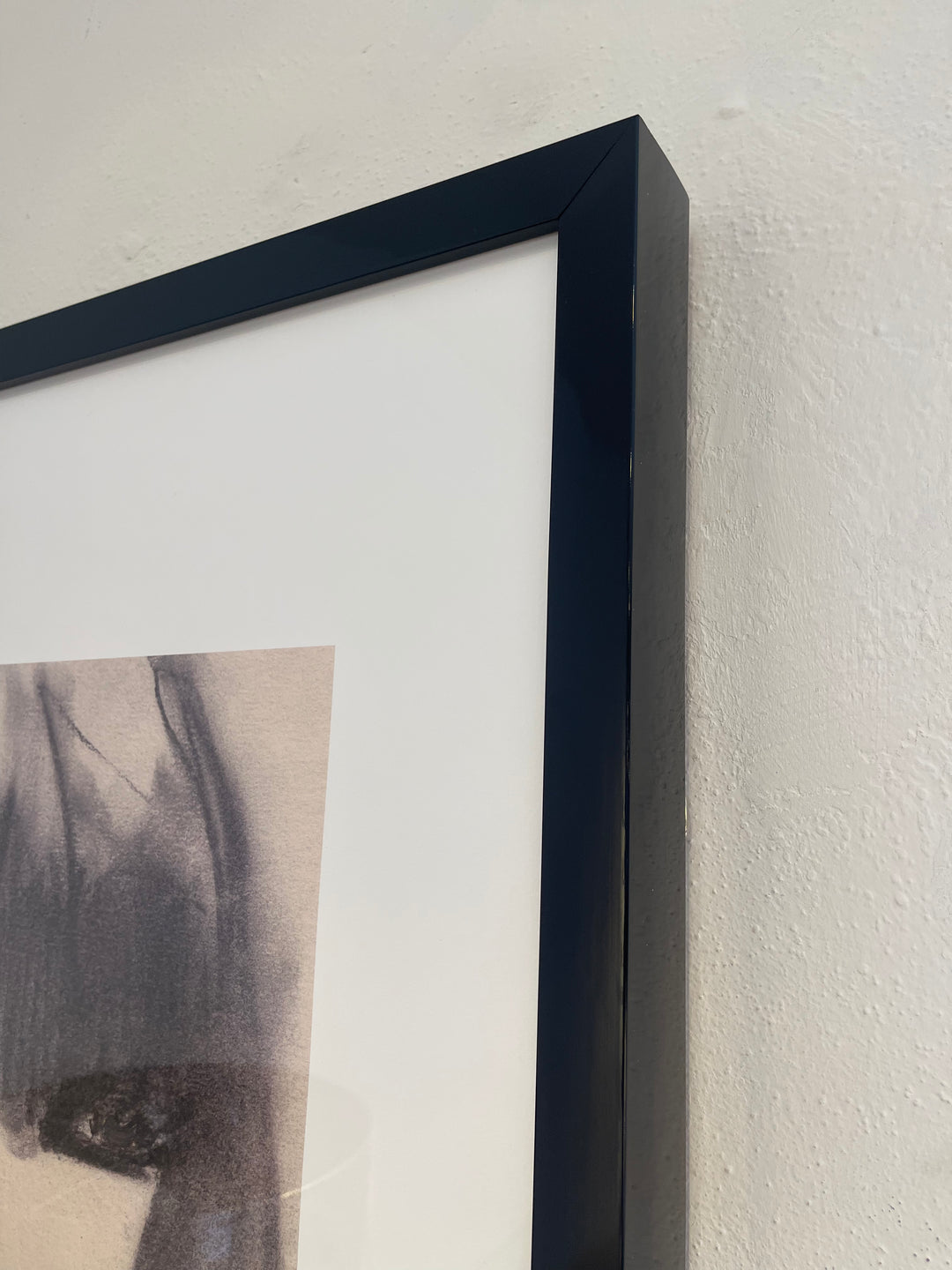 MIRADA VELADA, CUADRO