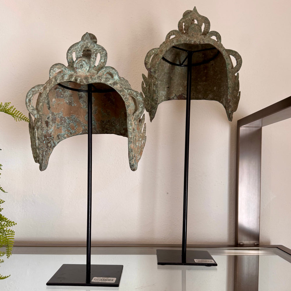 CASCO PEDESTAL, ESCULTURA GRANDE