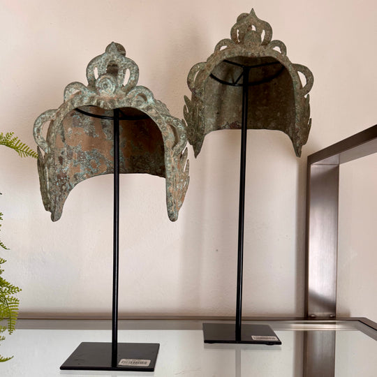 CASCO PEDESTAL, ESCULTURA GRANDE