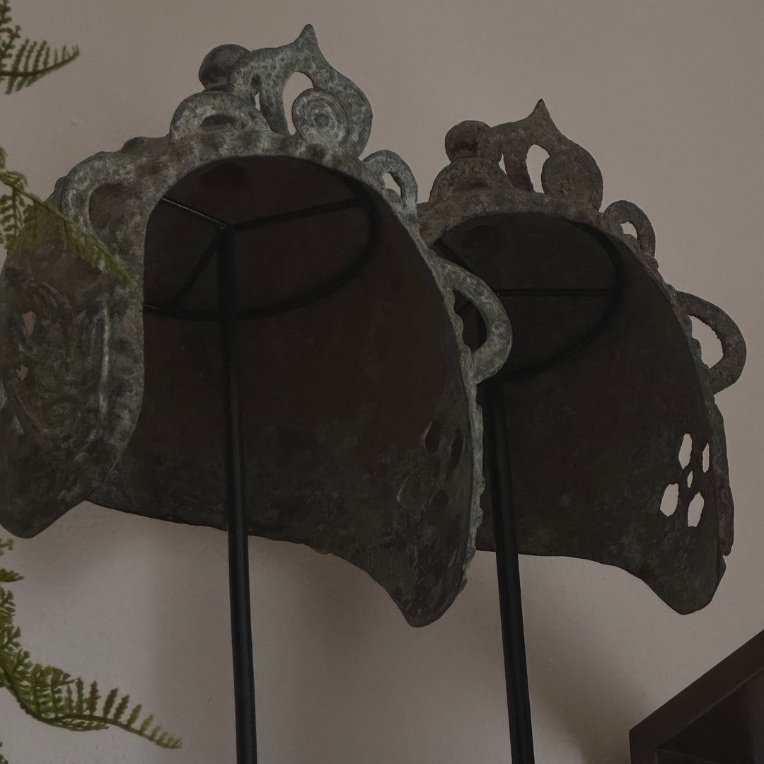 CASCO PEDESTAL, ESCULTURA GRANDE